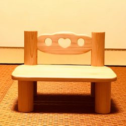 国産檜の幼児用椅子
